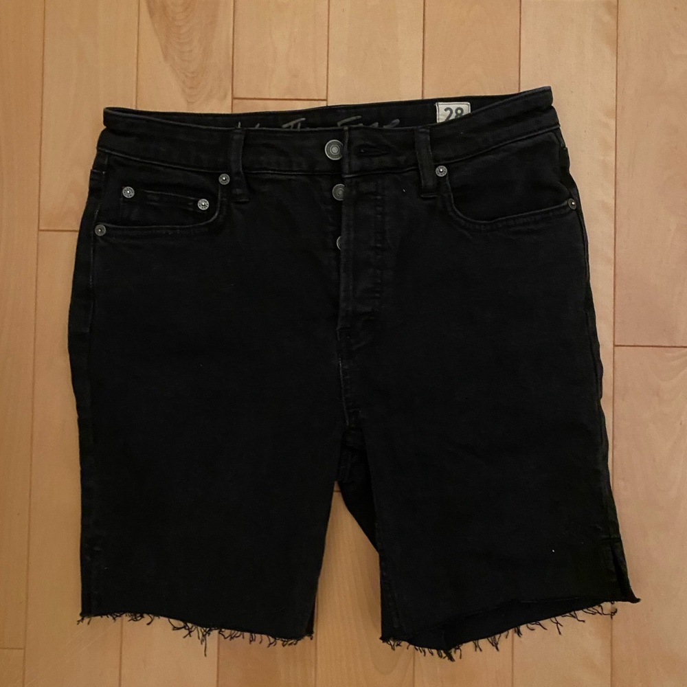 Free People size 28 black shorts.